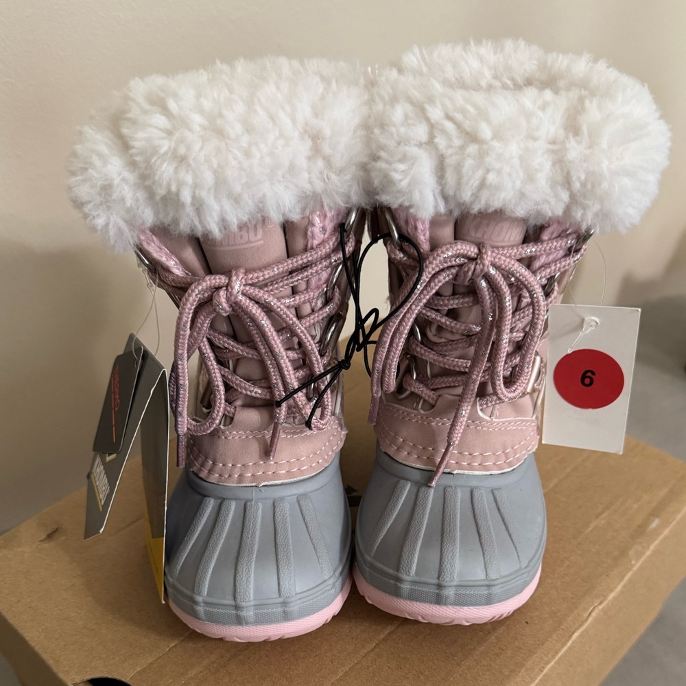Toddler Girls Khombu Ski Boots. New with Tags